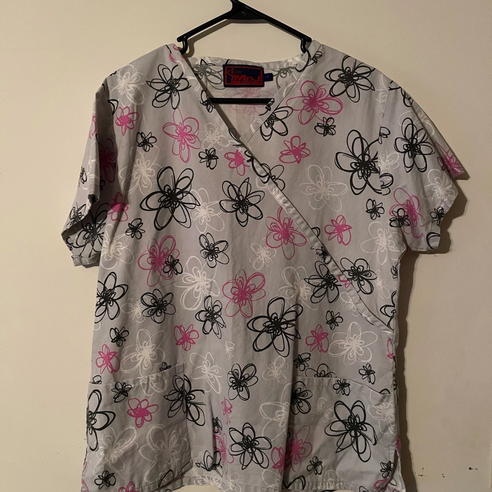 Scrub top
